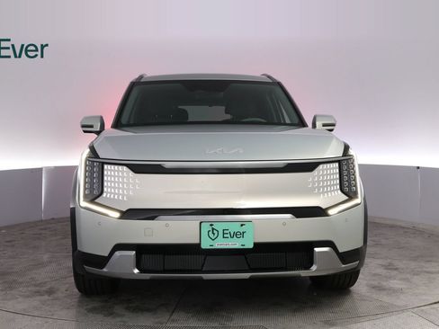 Used 2024 Kia EV9 Land AWD/4WD image 12
