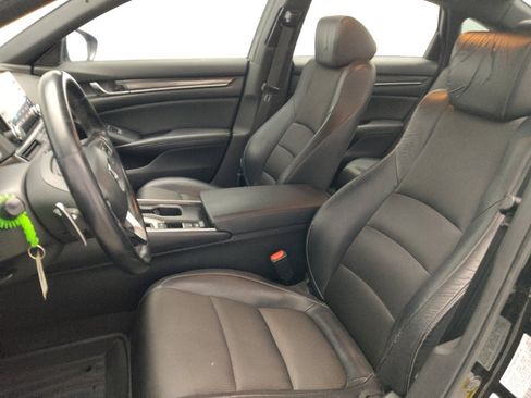 Used 2018 Honda Accord Sport image 17