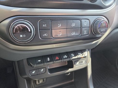 Used 2022 Chevrolet Colorado Z71 image 12