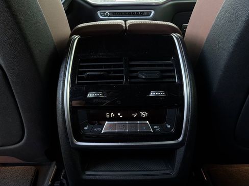 Used 2019 BMW X5 xDrive40i w/ Premium Package image 14