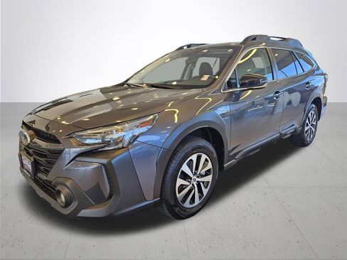 Used 2024 Subaru Outback Premium AWD/4WD image 2