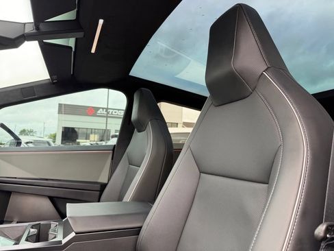 Used 2024 Tesla Cybertruck AWD Crew Cab image 34