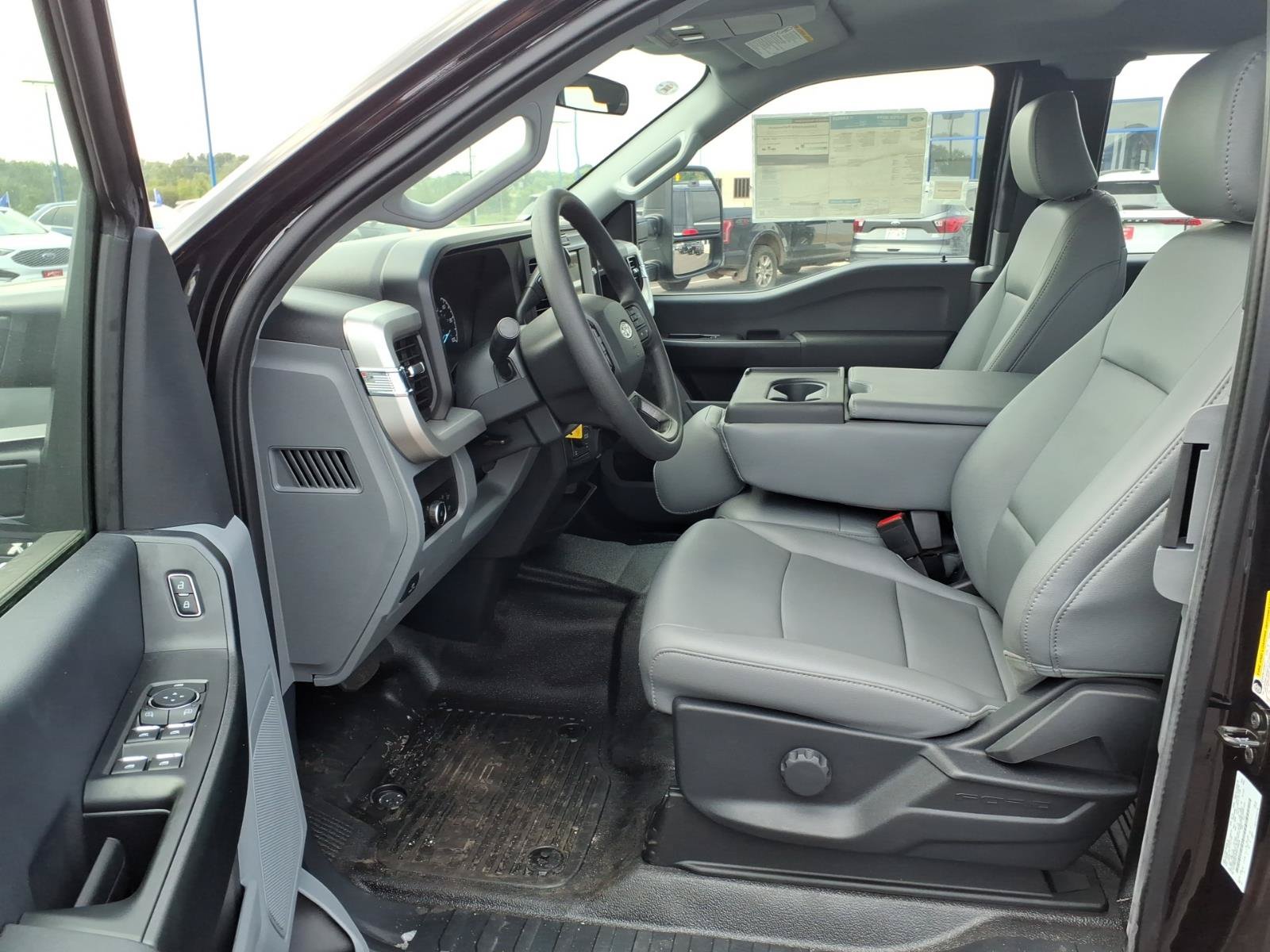 New 2025 Ford F250 XL w/ XL Chrome Package AWD/4WD image 7