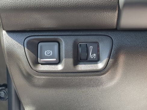 Certified 2023 GMC Acadia SLT w/ Preferred Package FWD image 16