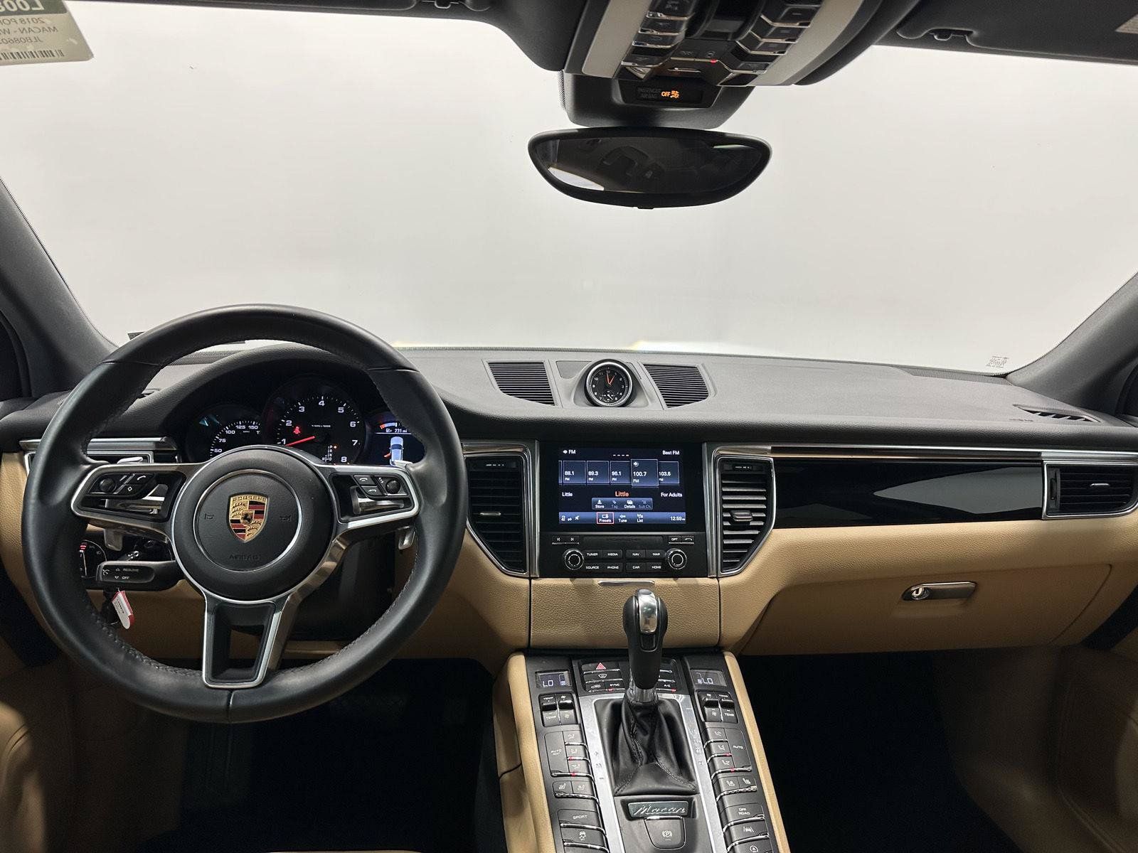 Used 2018 Porsche Macan AWD/4WD image 27
