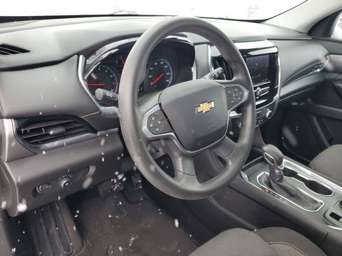 Used 2021 Chevrolet Traverse LS image 6