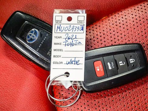 Used 2021 Toyota Camry XSE w/ Navigation Upgrade Package image 21