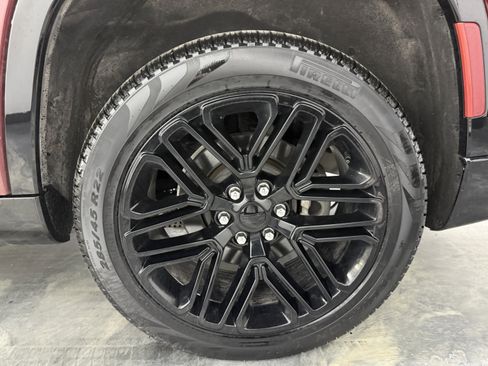 Used 2024 Jeep Wagoneer Series II image 31