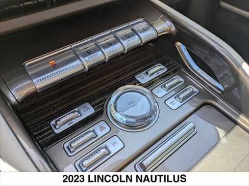 Certified 2023 Lincoln Nautilus Reserve FWD image 21