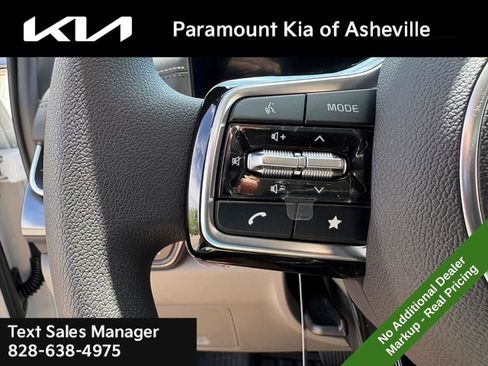 New 2026 Kia Carnival LX FWD image 13