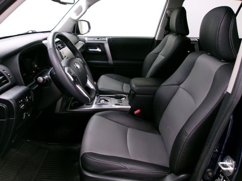 Used 2023 Toyota 4Runner SR5 Premium w/ Moonroof Package AWD/4WD image 9