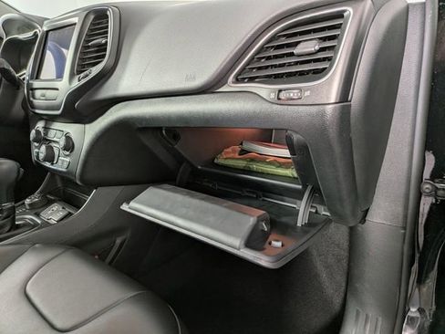 Used 2019 Jeep Cherokee Trailhawk w/ Comfort/Convenience Group image 29