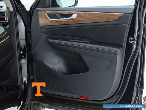 Used 2024 Volkswagen Atlas SE FWD image 32