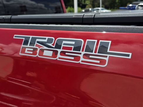 Used 2022 Chevrolet Silverado 1500 LT Trail Boss AWD/4WD image 10