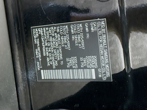 Used 2018 Nissan Rogue SV image 40