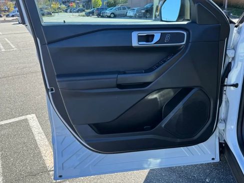 Used 2023 Ford Explorer 4WD image 7