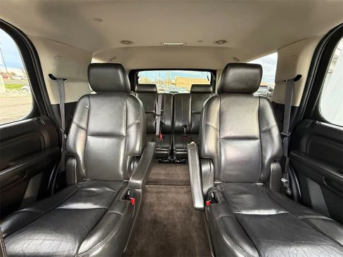 Used 2011 GMC Yukon Denali image 17