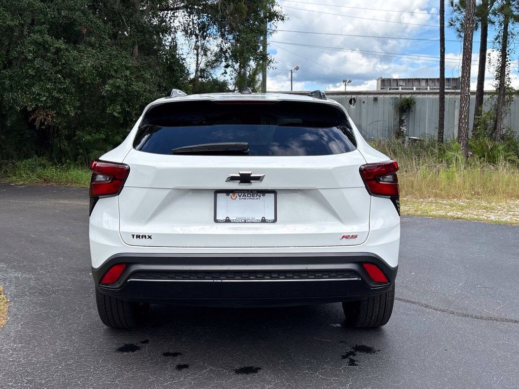 Used 2025 Chevrolet Trax RS FWD image 6