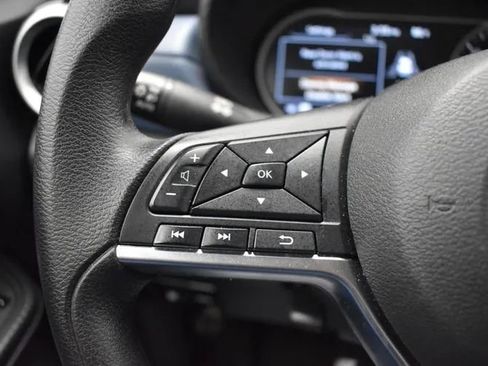 Used 2025 Nissan Versa SV FWD image 22