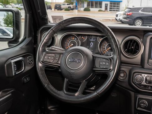 Used 2022 Jeep Wrangler Unlimited Sport AWD/4WD image 19