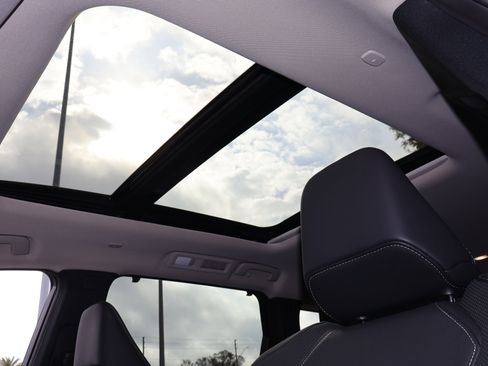 Certified 2025 INFINITI QX60 Luxe w/ Cargo Package image 5