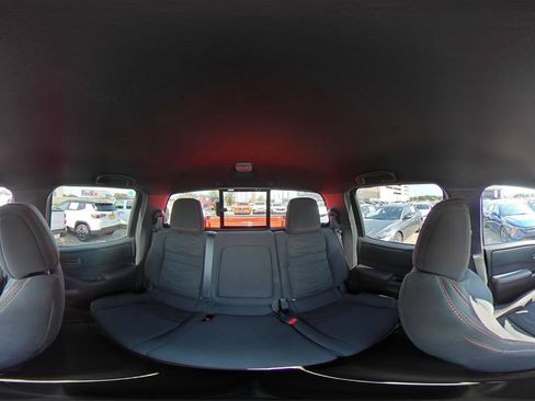 Used 2026 Nissan Frontier PRO-4X AWD/4WD image 41