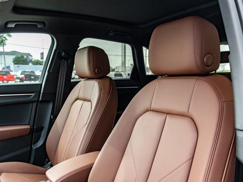 Certified 2025 Audi Q3 2.0T Premium image 7