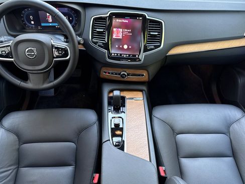 Used 2025 Volvo XC90 B6 Ultra image 17