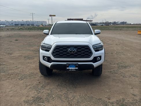 Used 2023 Toyota Tacoma TRD Off-Road image 8