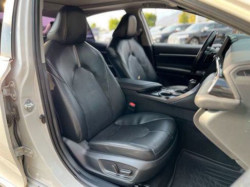 Used 2022 Toyota Camry XSE FWD image 23