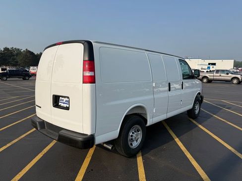 New 2025 Chevrolet Express 2500 Work Van w/ Driver Convenience Package image 7
