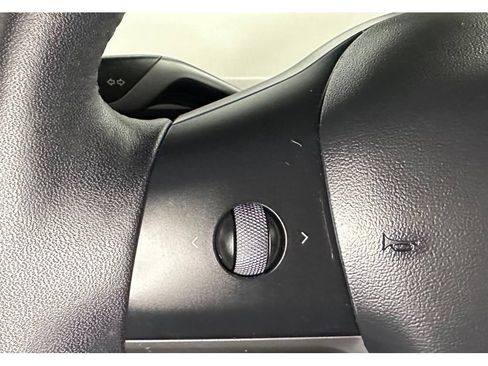 Used 2022 Tesla Model Y Performance image 25