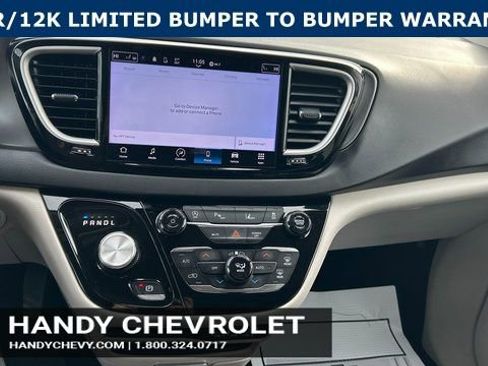 Used 2024 Chrysler Pacifica Touring-L image 29