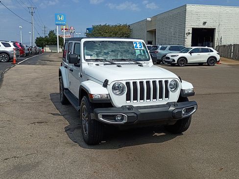 Used 2023 Jeep Wrangler Unlimited Sahara w/ Cold Weather Group AWD/4WD image 1
