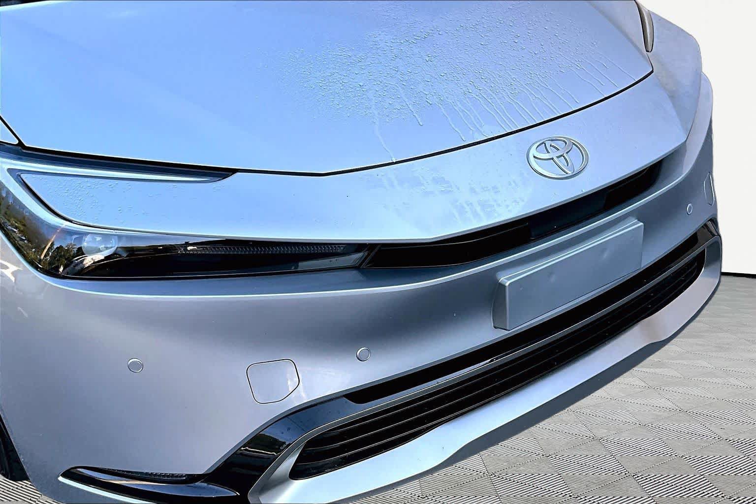 Certified 2026 Toyota Prius Plug-In Hybrid FWD image 30