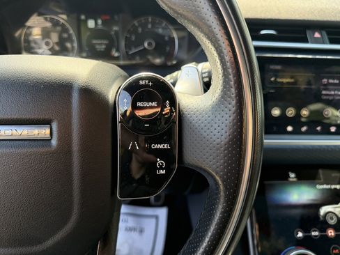 Used 2020 Land Rover Range Rover Velar R-Dynamic S AWD/4WD image 32