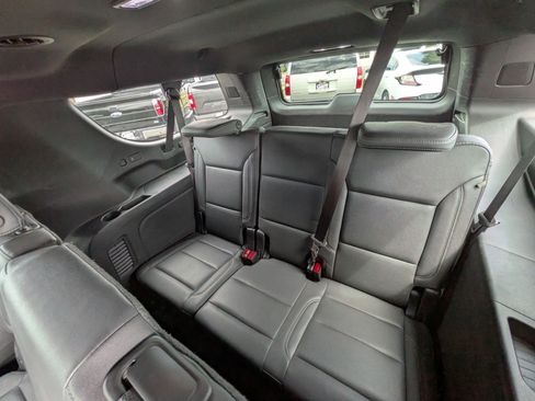 Used 2025 Chevrolet Suburban Z71 AWD/4WD image 33