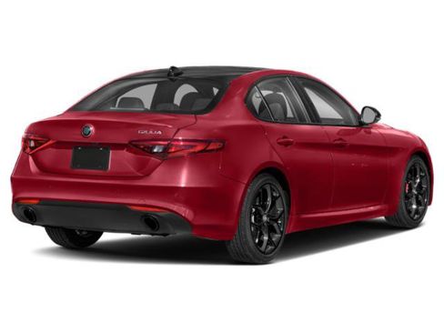 Used 2020 Alfa Romeo Giulia w/ Nero Edizione RWD image 4