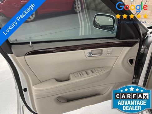 Used 2009 Cadillac DTS w/ Trunk Convenience Package FWD image 18