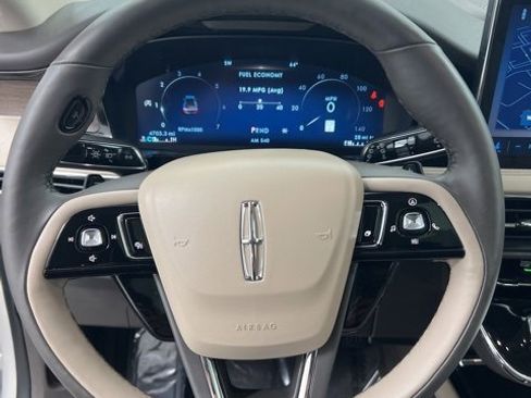 Used 2023 Lincoln Corsair Reserve w/ Equipment Group 201A image 10