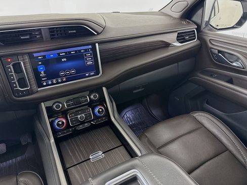 Used 2021 GMC Yukon Denali w/ Denali Premium Package image 23