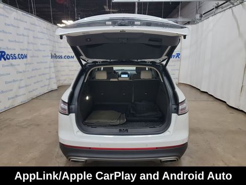 Used 2020 Lincoln Nautilus FWD w/ Equipment Group 101A image 14