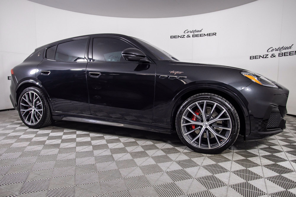 Used 2023 Maserati Grecale Trofeo AWD/4WD image 2