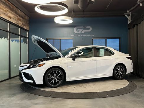 Used 2022 Toyota Camry SE image 22