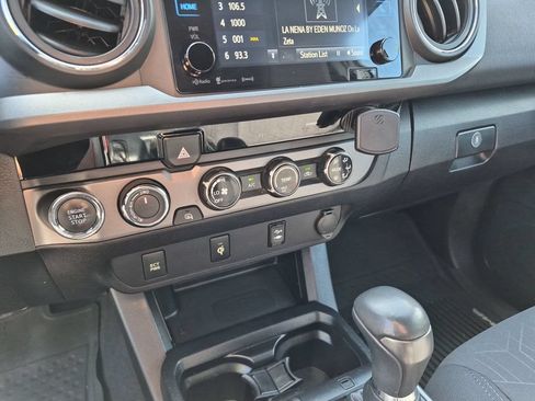 Used 2017 Toyota Tacoma TRD Sport w/ Tow Package (A/T) AWD/4WD image 28