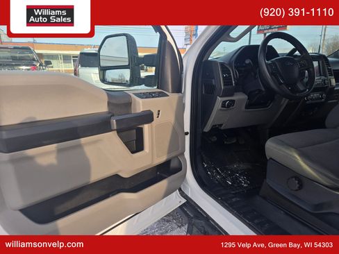 Used 2022 Ford F350 XL w/ Power Equipment Group image 9