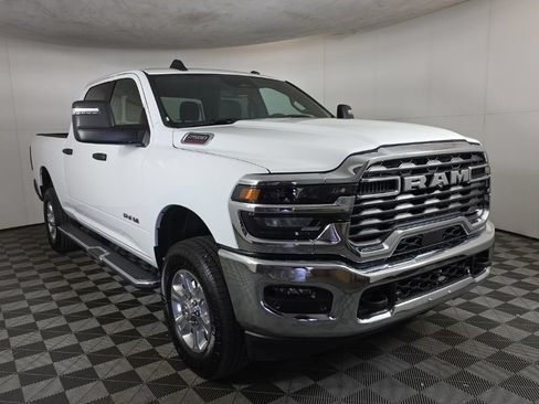 Certified 2026 RAM 2500 Big Horn AWD/4WD image 3