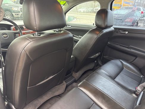 Used 2008 Chevrolet Impala LTZ image 23