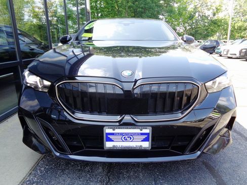 Used 2024 BMW 540i xDrive w/ Executive Package AWD/4WD image 2