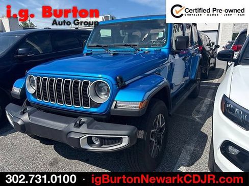 Used 2025 Jeep Wrangler Unlimited Sahara AWD/4WD image 2